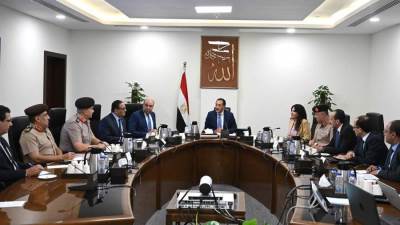 «مدبولي» يتابع تنفيذ «مبنى 4»  بمطار القاهرة لرفع الطاقة إلى 60 مليون راكب سنويا 