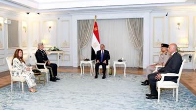 السيسي لقائد القيادة المركزية الأمريكية: نهر النيل قضية أمن قومي لمصر