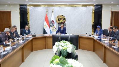 وزير قطاع الأعمال يجتمع بمجلس «النصر للتعمير » الجديد ويوجه بإحداث نقلة نوعية في الأداء واستغلال الأصول
