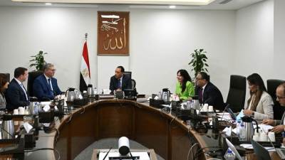 خلال لقائه برئيس «شل» العالمية ..  «مدبولى» يؤكد التزام الحكومة بدعم استثمارات الشركة ودفع مستحقاتها 