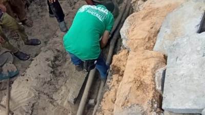 «الكهرباء»  تواصل أعمال مد مصدر إضافي لمحطة محولات جزيرة الدهب وتكثف جهود الإصلاح