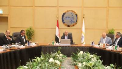 كامل الوزير  يوجّه بالتوسع في خدمة «تاكسي العاصمة»