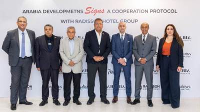 «عربية» تتحالف مع «راديسون» لتشغيل فندق فاخر في «بانجلوز»  بالساحل الشمالي