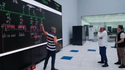 وزير الكهرباء يتفقد مركز التحكم الإقليمي بالقاهرة ويتابع استقرار الشبكة الكهربائية