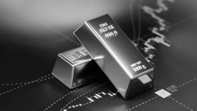 «الملاذ الآمن»: الفضة تتماسك محليًا رغم التراجع العالمي… وخبير يحذر من فخ «Lipstick Effect»