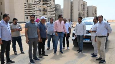 رئيس جهاز العاشر  يتفقد مشروعات الإسكان الاجتماعي بحي النرجس «صور»