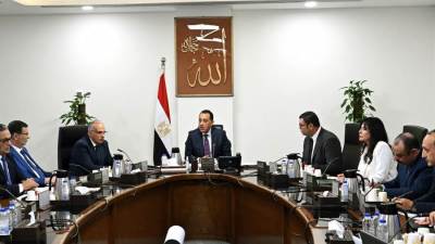 «مدبولى» يتابع تنفيذ مشروع «الدلتا الجديدة» ويؤكد توفير موارد مائية إضافية للتوسع الزراعي