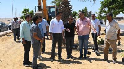 رئيس جهاز العاشر  يتابع أعمال تطوير وتجميل محور «أبي عبيدة بن الجراح»