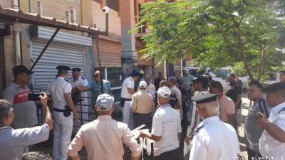 مدينة العاشر  تواصل حملاتها لإزالة الإشغالات والتعديات بالحي الثامن