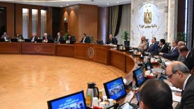 الحكومة تتعاقد مع دي بي السويدي لإدارة وتشغيل شبكة القطار الكهربائي السريع