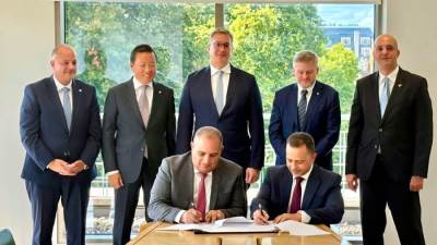 الحكومة توقع مذكرة تفاهم بين إيجاس و بي بي البريطانية لحفر خمس آبار جديدة للغاز بالبحر المتوسط