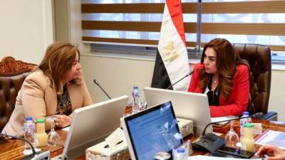 وزيرة التنمية المحلية تبحث تعميم الخدمات التمويلية والتأمينية بالمحافظات