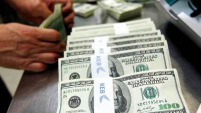 خلال تعاملات الثلاثاء .. الدولار يتراجع دون مستوى 48 جنيهًا في البنوك
