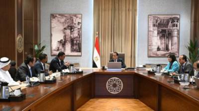 رئيس الوزراء يبحث مع مركز القاهرة المالي العالمي إدارة حي المال والأعمال بالعاصمة الإدارية
