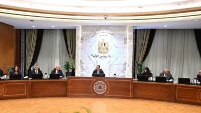 الحكومة تبحث خطط التوسع في مشروعات الطاقة المتجددة وجذب الاستثمارات