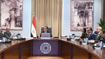 رئيس الوزراء يتابع إجراءات تفعيل الربط الإلكتروني بين التأمينات الاجتماعية والمرور