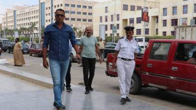 لليوم الثالث على التوالي.. حملة موسعة لتنفيذ قرارات غلق وتشميع لمحال مخالفة بمدينة 6 أكتوبر