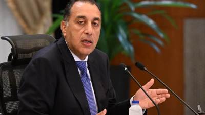 رئيس الوزراء يتفقد المشروعات الجاري تطويرها بالمنطقة المحيطة بالمتحف المصري الكبير