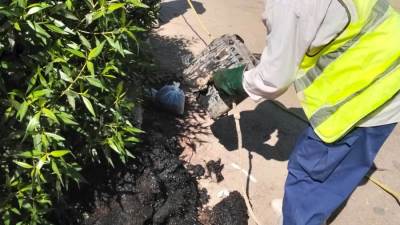 أعمال صيانة وقائية لشبكات الصرف الصحي بالعاشر من رمضان