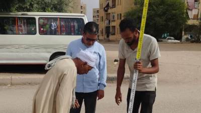 جهاز العاشر من رمضان يواصل أعمال ضبط منسوب مطابق الصرف الصحي حفاظًا على سلامة المواطنين