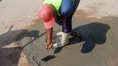 جهاز العاشر من رمضان يواصل ضبط منسوب مطابق الصرف الصحي لتحقيق السلامة العامة