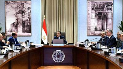 رئيس الوزراء يستعرض جهود تجهيز الشركات الحكومية للطرح وتنشيط البورصة المصرية
