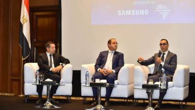 وزير المالية:نفخر بالأداء القوى للقطاع الخاص فى مصر 