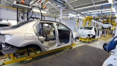 «الصناعة» تكشف تفاصيل الحوافز الجديدة لمصنعي السيارات