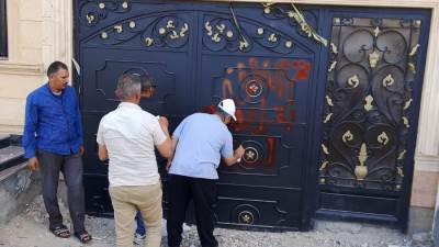 تنفيذ 8 قرارات غلق وتشميع للمحلات  والوحدات السكنية المخالفة بدمياط الجديدة