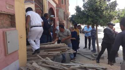 حملات مكثفة بالعاشر  لإزالة التعديات وإيقاف أعمال البناء المخالفة