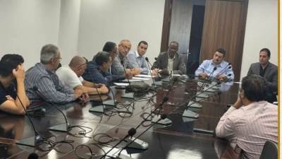 مسئولو جهاز  القاهرة الجديدة يلتقون عدداً من سكان المدينة لمناقشة مطالبهم ومقترحاتهم