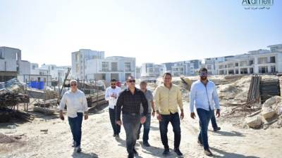 جولة تفقدية لرئيس جهاز مدينة العلمين الجديدة داخل كمبوند «مزارين»