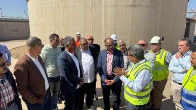نائب وزير الإسكان يتفقد محطة معالجة الصرف الصحي بالجبل الأصفر بمرحلتيها الأولى والثانية