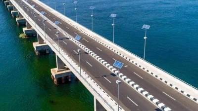 «الطرق والكباري» تنفي تضرر كوبري محور كلابشة بأسوان وتؤكد سلامته بنسبة 100% بعد حادث اصطدام باخرة