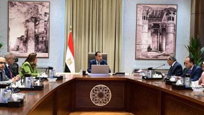 محافظ بورسعيد: فرص استثمارية لإقامة فندق عالمي بالشراكة مع هيئة قناة السويس