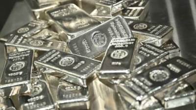 الفضة تتراجع 11% أسبوعيًا بعد صعود تاريخي