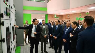 رئيس الوزراء يفتتح توسعات المصنع الإقليمي لشركة "شنايدر إلكتريك" بمدينة بدر