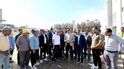 وزيرالإسكان يتفقد مشروع «مارينا 8» بالساحل الشمالي ويشدد على الالتزام بالتوقيتات المحددة