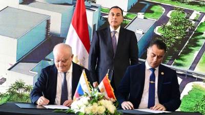  رئيس الوزراء يشهد توقيع أمر شراء الوقود النووي للضبعة