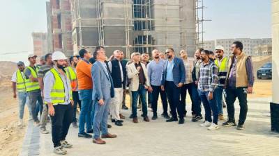 العبور الجديدة تتابع تقدم مشروع الإسكان الأخضر وتراجع جودة التنفيذ ميدانياً