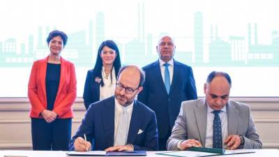 مصر توقع مع الوكالة الفرنسية اتفاق تمويل ميسر لدعم الصناعات الخضراء  بقيمة 53.8 مليون يورو