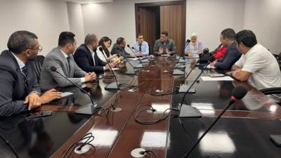 رئيس جهاز القاهرة الجديدة يبحث مع جمعية مطوري المدينة مستجدات مشروعات “بيت الوطن”