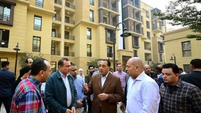 رئيس الوزراء يوجه بتسليم وحدات «روضة السيدة 2» لمستحقيها بالعدادات مسبقة الدفع