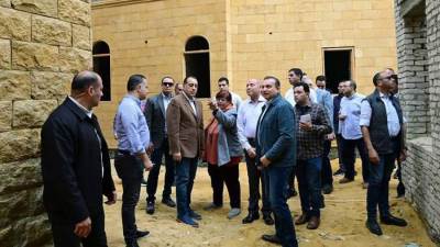 «مدبولي» يوجه بسرعة طرح وحدات وفنادق مشروع إعادة إحياء «درب اللبانة»