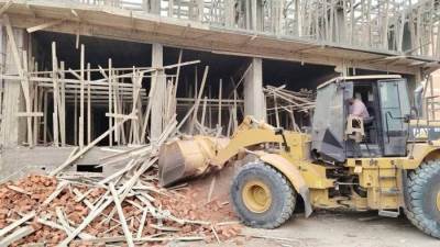 بالصور .. حملات مكثفة لإزالة مخالفات البناء في الشرقية والقاهرة