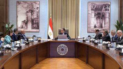 «مدبولي» يوجّه بتشديد السيطرة على المنافذ لمنع تهريب السلع وحماية الصناعة المحلية 