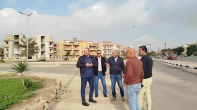 رئيس جهاز مدينة الشروق يتفقد الطرق والمحاور الرئيسية في جولة ميدانية موسعة