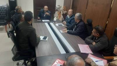 اجتماع موسع بجهاز مدينة الشروق لتشديد الرقابة والتعامل الفوري مع المخالفات