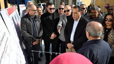 «مدبولى»يتفقد محطة رفع صرف صحي «الرياينة» بمركز أرمنت بالأقصر