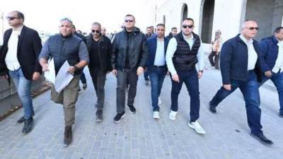 وزير الإسكان يتفقد مشروع "كوبري C19" والمدينة التراثية بالعلمين الجديدة